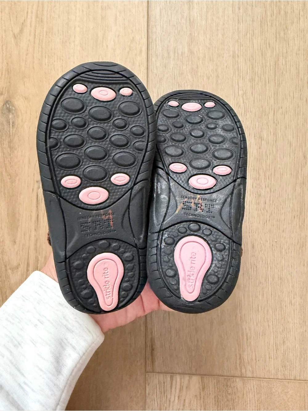 Stride Rite Bronze/Tan Girls' Floral Mary Jane Shoes